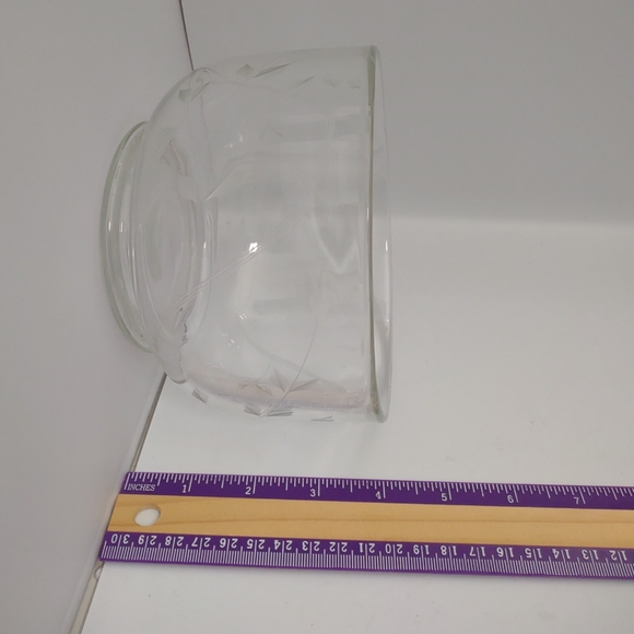 Vintage Round Bowl Etched Glass All Around Leaf Floral Design 6" w x 4"h Vintage - Picture 7 of 8